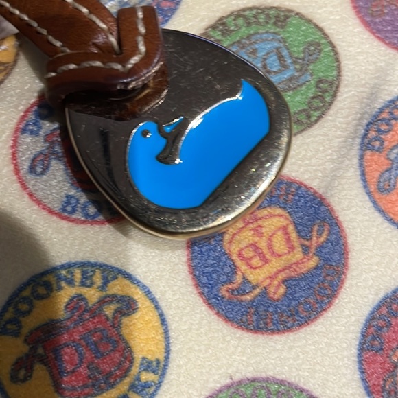 Dooney and Bourke Medallion Tiney East/West Bag Medallion Collection 2007 - Picture 3 of 13